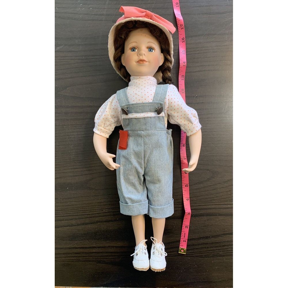 Vintage Duck House Heirloom Girl Doll 1715/5000 16 inches tall